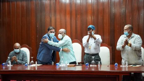 Foto 1. Directores INDRHI E IAD