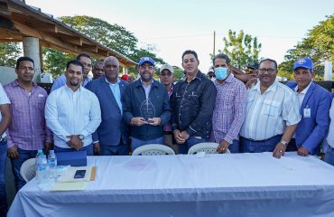 Olmedo Caba Se Reúne Con Ganaderos En Puerto Plata