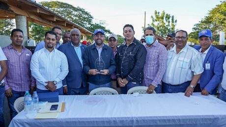 Olmedo Caba Se Reúne Con Ganaderos En Puerto Plata