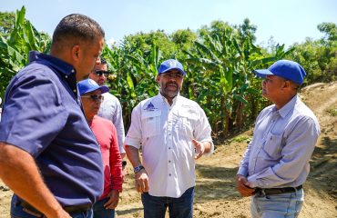 Foto 1. Olmedo Caba Supervisa Acciones Para Reestablecer El Canal (1)