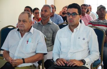 Foto 1. Fulvio Ureña, Asesor Medioambiental Del INDRHI, Junto A Juan Chalas, Coordinador Del CEHICA. (1)