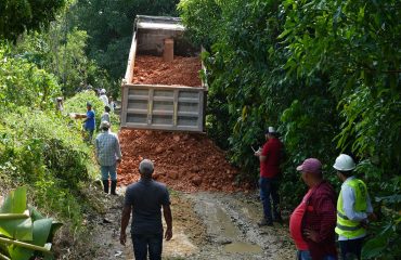 Foto 3. INDRHI Ha Dispuesto Maquinarias Para Los Trabajos En La Zona.