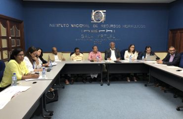 Foto 1. Jhonny Jiménez Ramírez, Subdirector Del INDRHI Junto A Demás Miembros De PARGIRH. IMG 1811