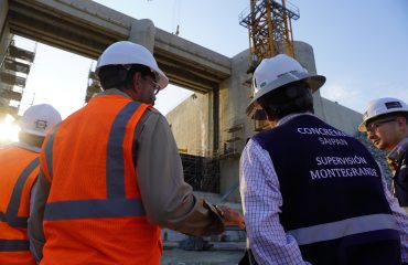 Foto-1.-Olmedo-Caba-inspecciona-Presa-Montegrande-1