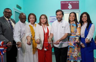 Foto 1. Corte De Cinta Inaugural De Las Salas De Lactancia Del INDRHI. NP (1)