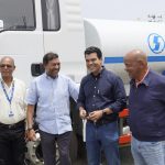 Foto 1. Caba Romano Y Wellington Arnaud Encabezan Entrega De Camiones Cisternas A Inapa